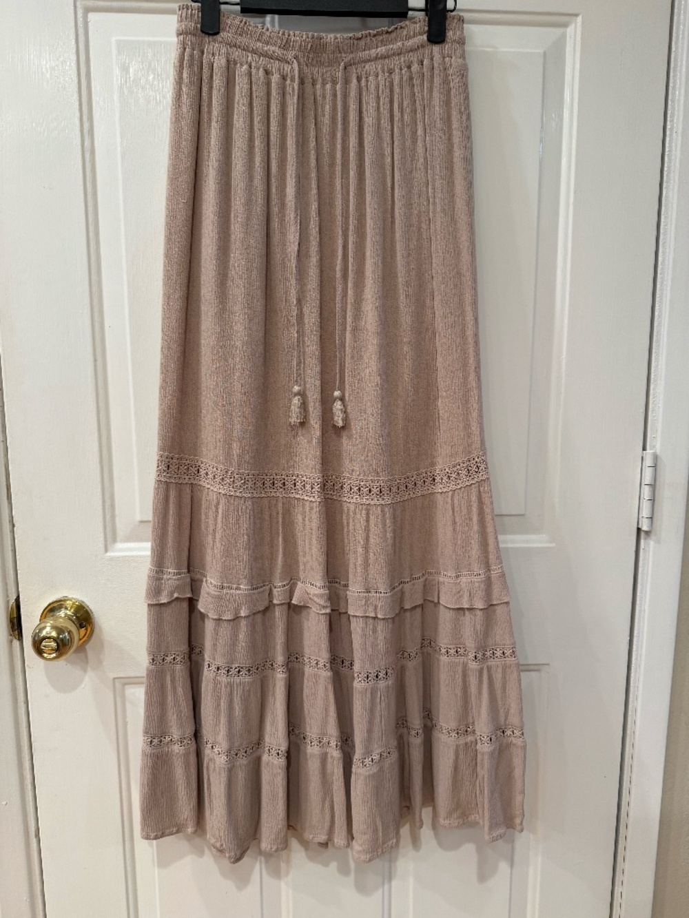 women's tan maxi skirt- never worn, size small